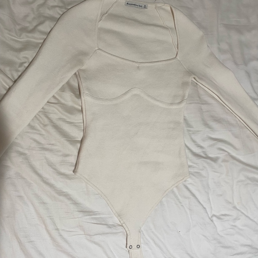 Abercrombie Long Sleeve Sweetheart Bodysuit